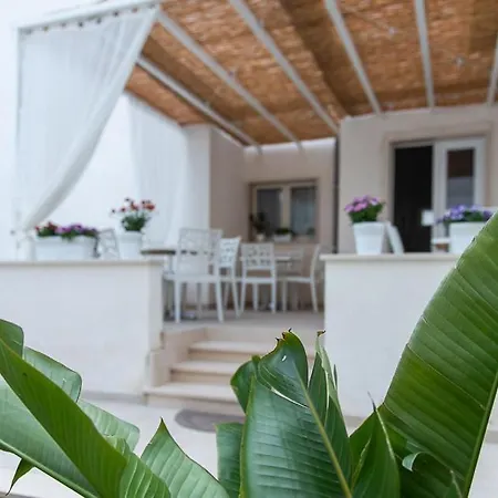 Bed & Breakfast B.&.b Maison La Dama Maruggio